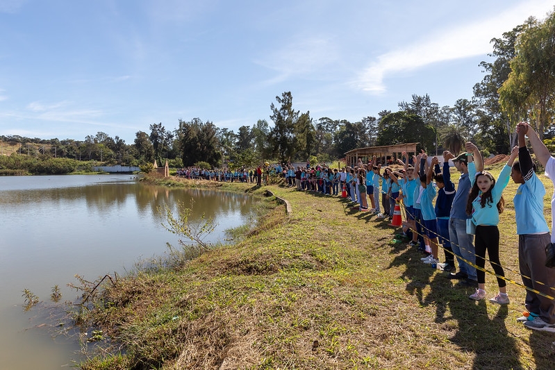 Contagem inspira nova geração com ação simbólica no Dia do Meio Ambiente