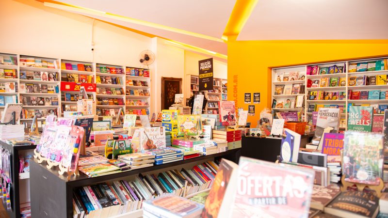 Feira do Livro a R$ 1 retorna à Savassi com mais de 40 mil títulos