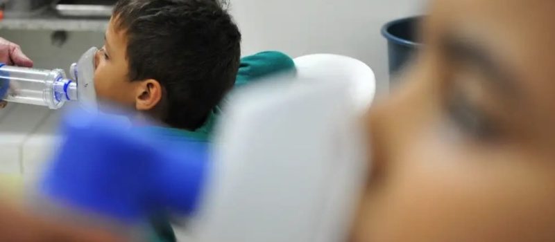 Saiba quando procurar atendimento de urgência em casos de crianças ou idosos com sintomas respiratórios