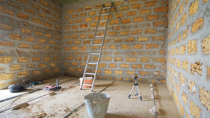 Companhia deixou obra de casa inacabada no bairro Jardim Bela Vista, em João Pinheiro