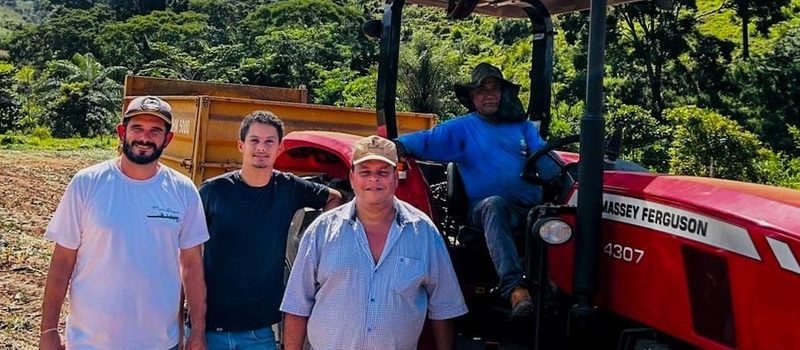 Equipamentos agrícolas doados pelo Idene para prefeituras mudam a rotina de pequenos produtores