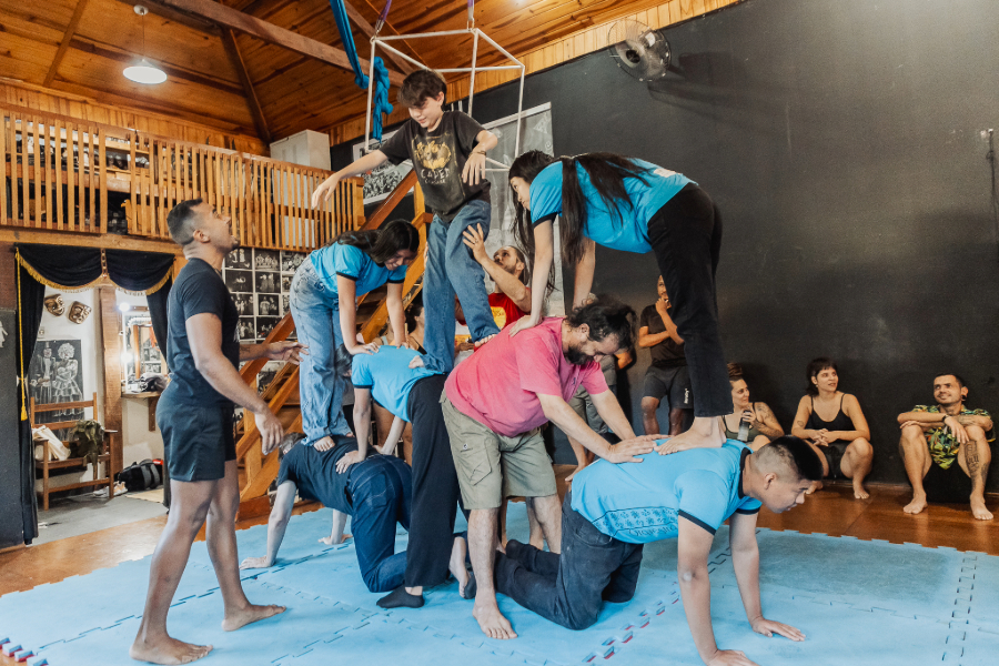 CONTAGEM RECEBE OFICINAS GRATUITAS DA ESCOLA PERNAMBUCANA DE CIRCO