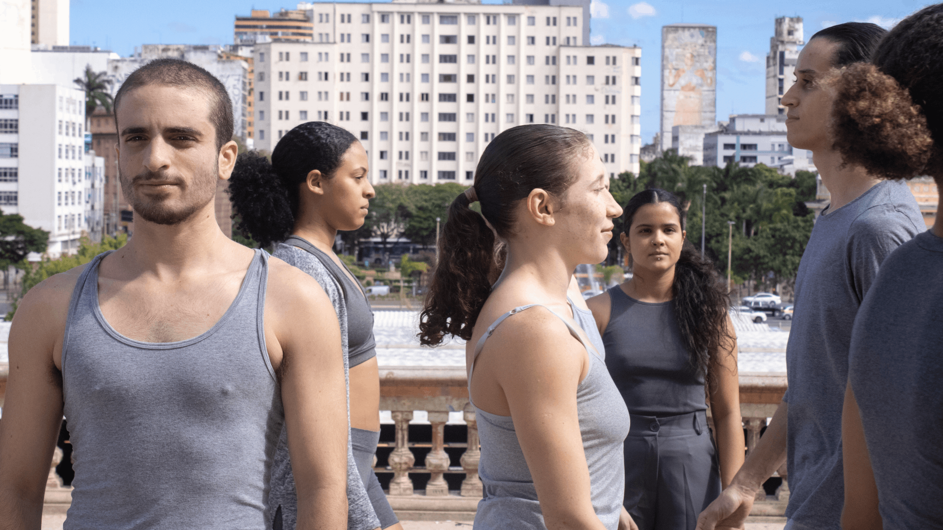 BALLET JOVEM MINAS GERAIS VOLTA AOS PALCOS COM A COREOGRAFIA “ITINERÁRIO”