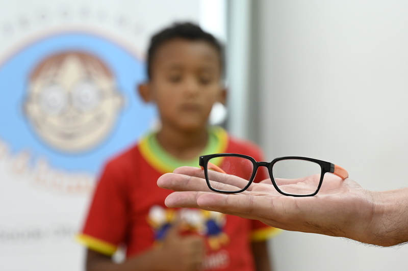 Programa social oferece atendimento oftalmológico gratuito para crianças e jovens da grande BH