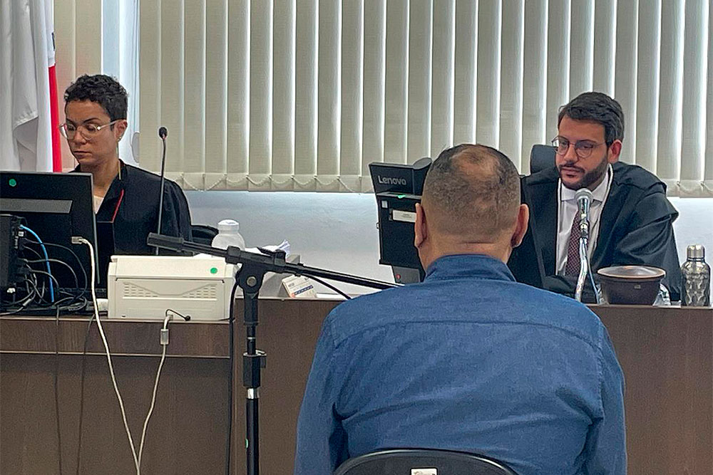 Homem que matou namorado da amiga é condenado a 10 anos de prisão
