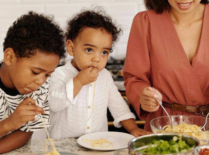 Alimentação infantil nas férias: como manter energia e saúde nos dias de descanso