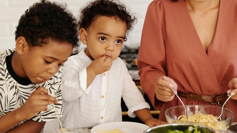 Alimentação infantil nas férias: como manter energia e saúde nos dias de descanso