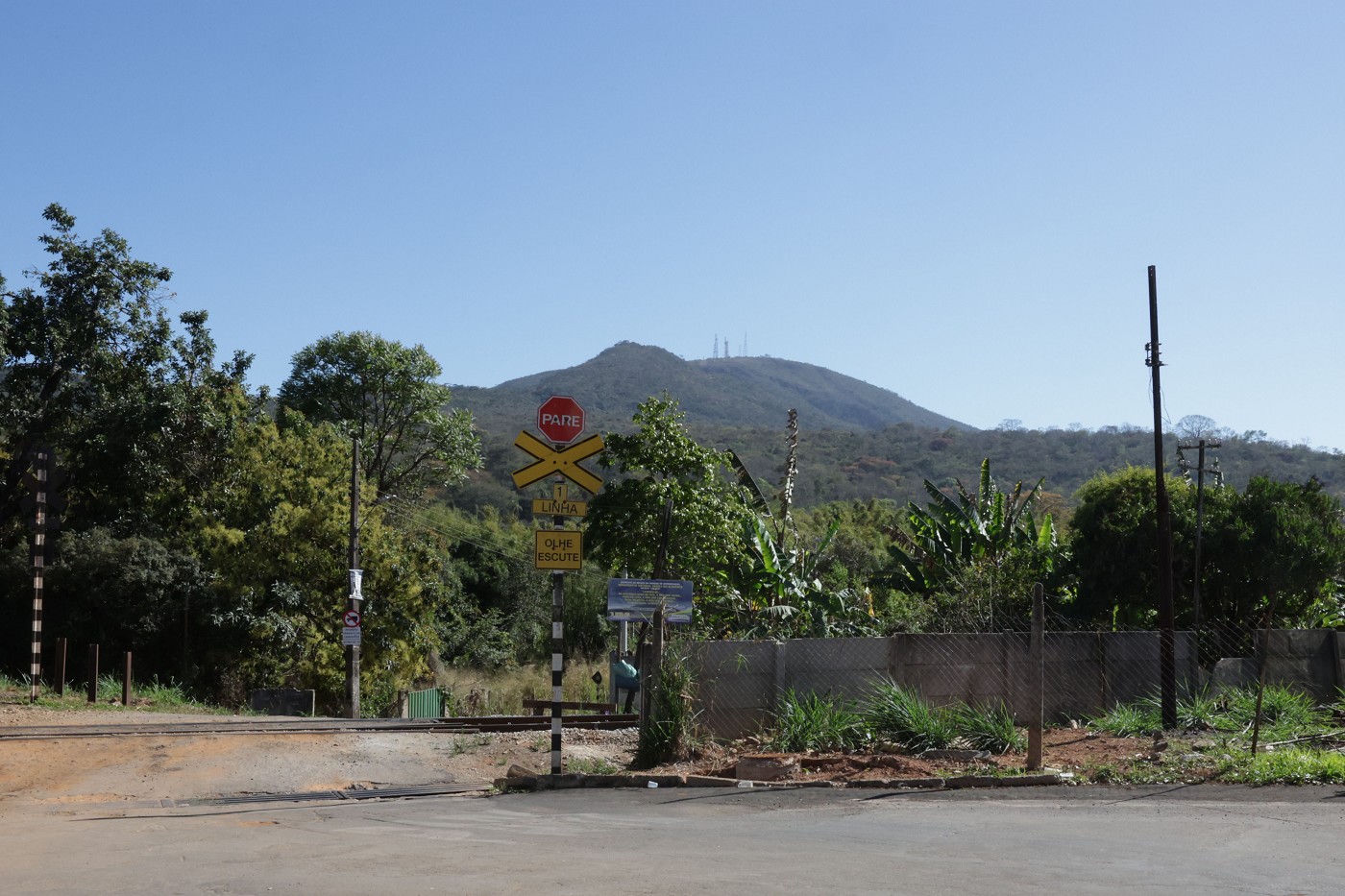 Omissão do poder público estimula degradação da Serra do Elefante