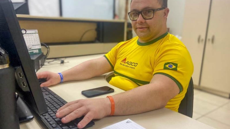Time diverso: trajetória de colaborador com síndrome de Down mostra o impacto positivo da inclusão na AGCO