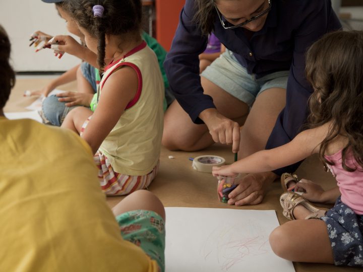 Semana das Crianças: experiências analógicas e lazer em família marcam programação no Espaço do Conhecimento UFMG