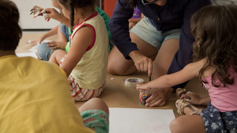 Semana das Crianças: experiências analógicas e lazer em família marcam programação no Espaço do Conhecimento UFMG