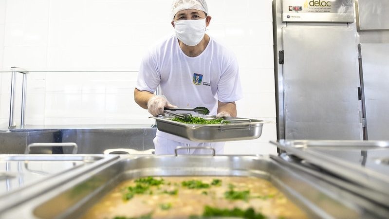 Prefeitura abre vagas de emprego nos restaurantes populares da cidade