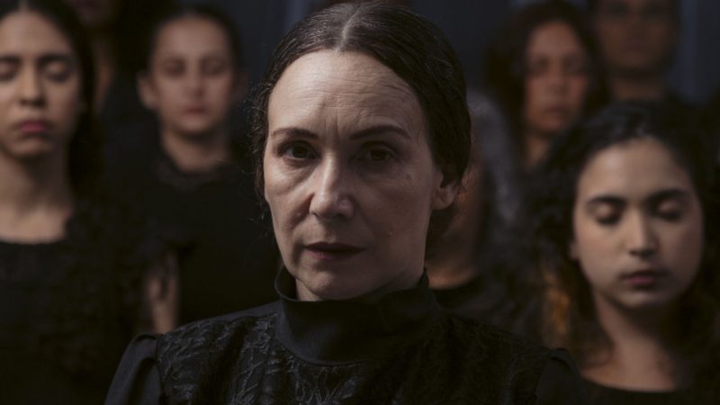 Espetáculo gratuito “A Casa de Bernarda Alba” ganha nova montagem da Patuá Cia de Teatro