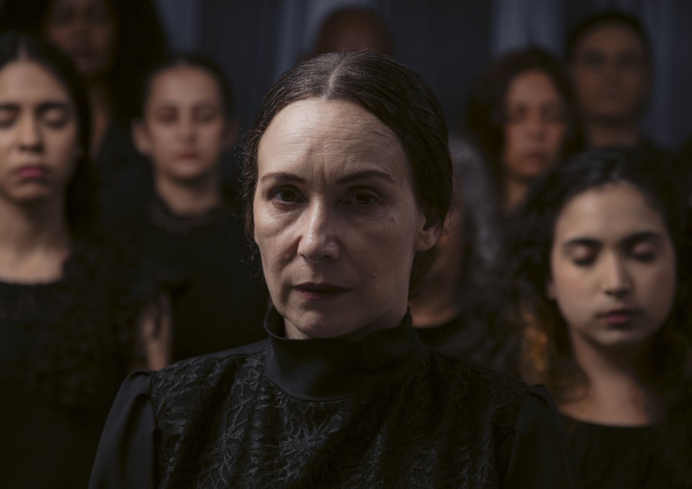 Espetáculo gratuito “A Casa de Bernarda Alba” ganha nova montagem da Patuá Cia de Teatro