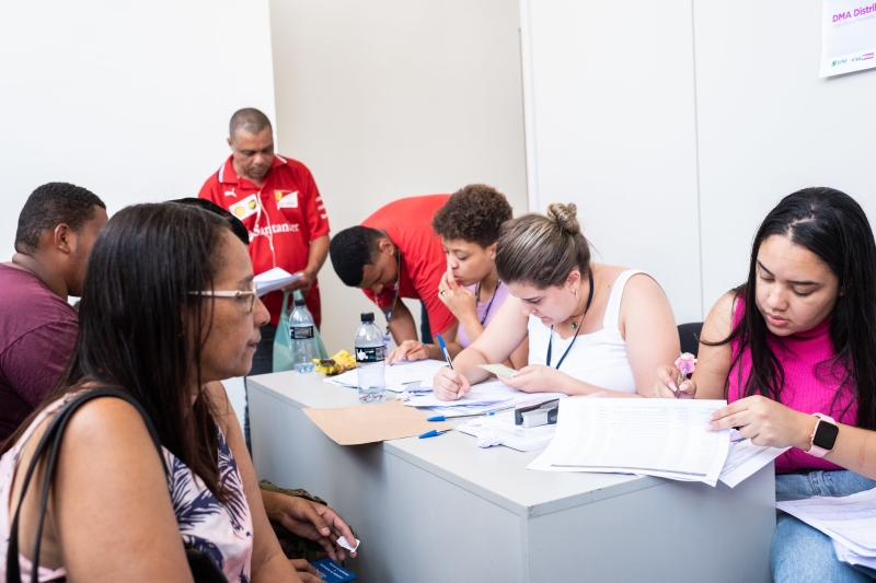 Sine Contagem oferta, nesta segunda-feira (29/12), mais de 1.000 vagas de emprego