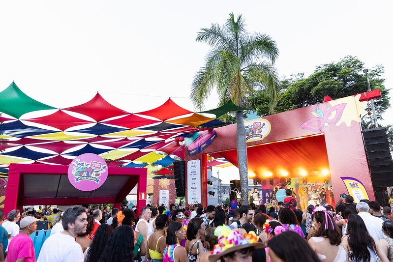 Banda Jammil e desfiles dos blocos animam o Pré Carnaval de Contagem