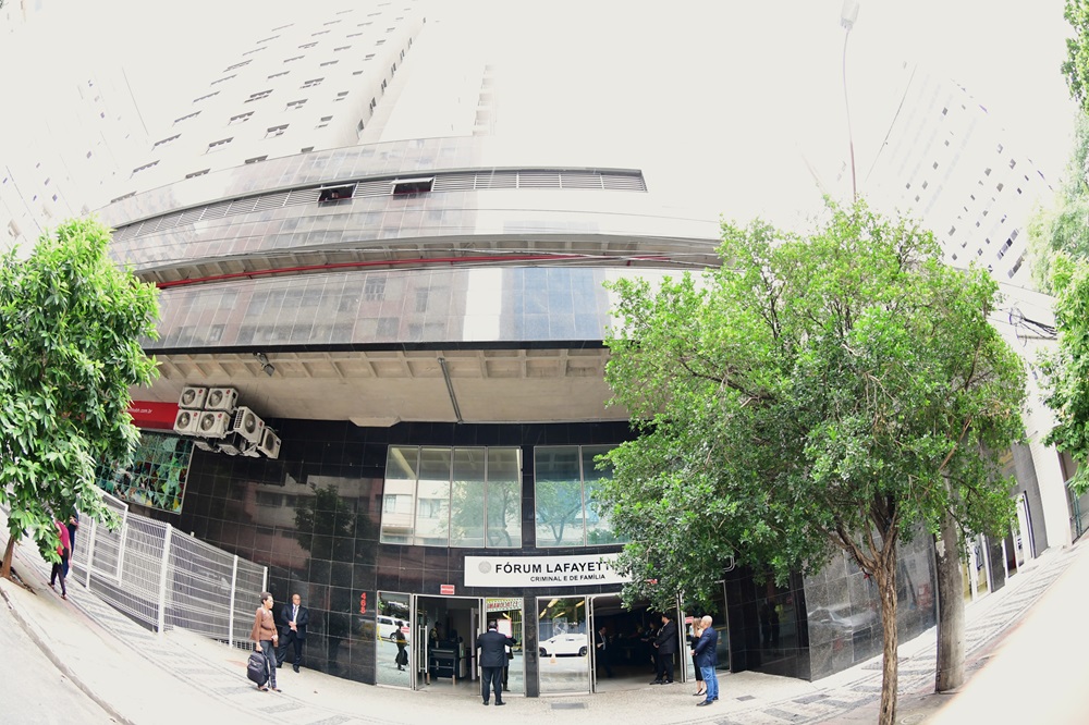 Trio é condenado por morte violenta em estação do Move em BH