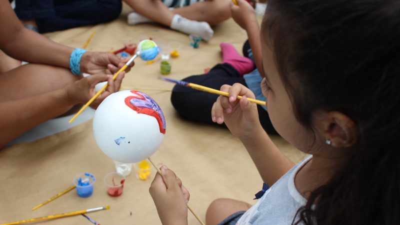Espaço do Conhecimento UFMG promove oficinas de criação de galáxias e planetas