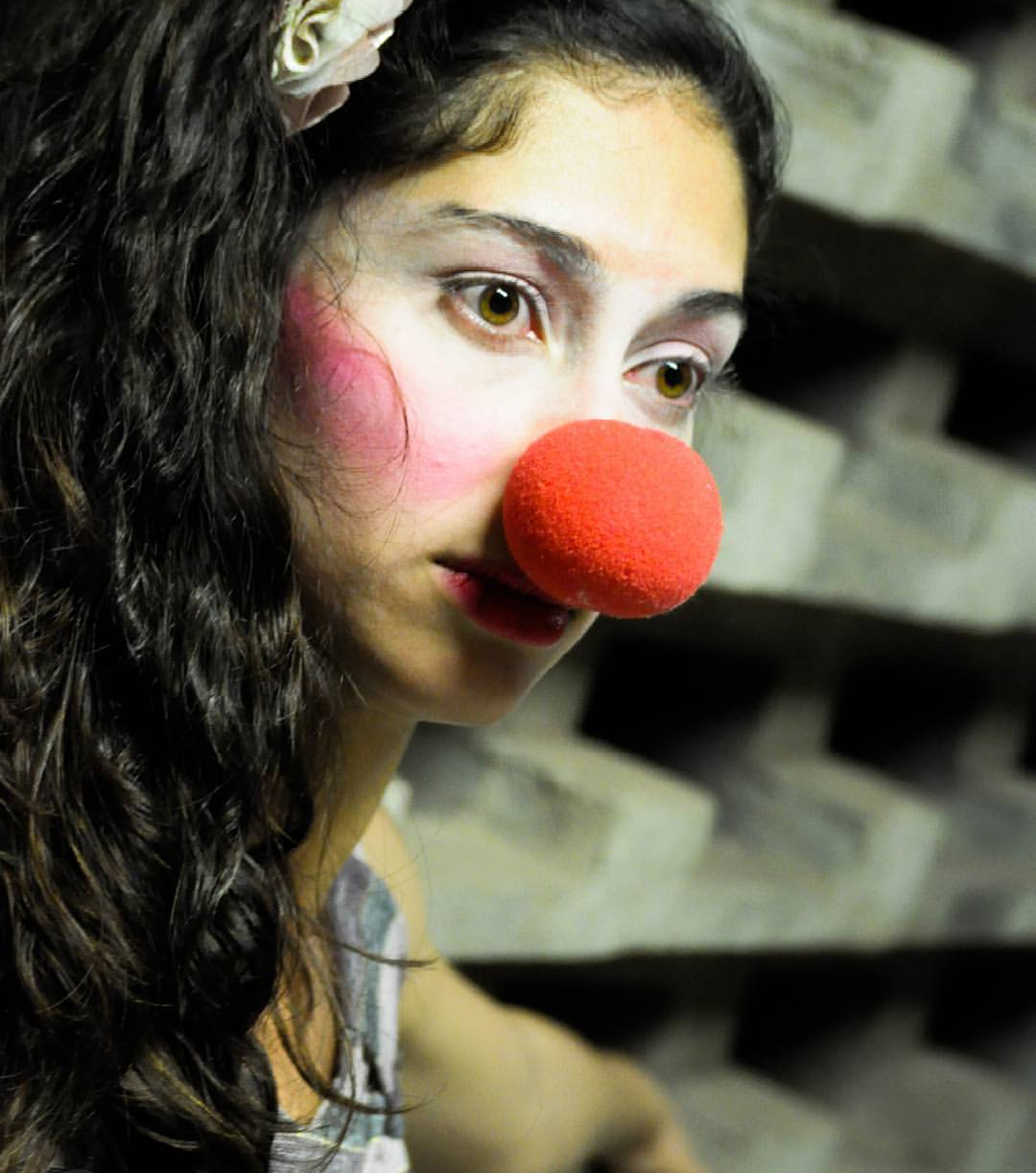 Oficina gratuita reúne arte da palhaçaria e acessibilidade no Espaço do Conhecimento UFMG