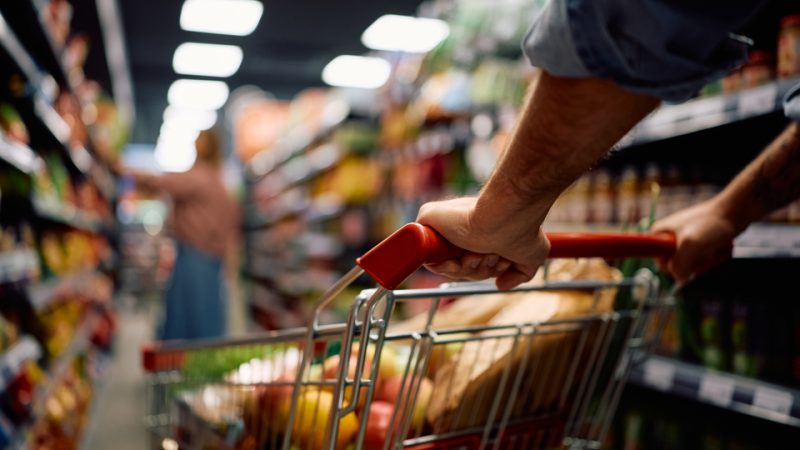 Comércio em Minas fecha 2025 com crescimento moderado e sinais de resiliência