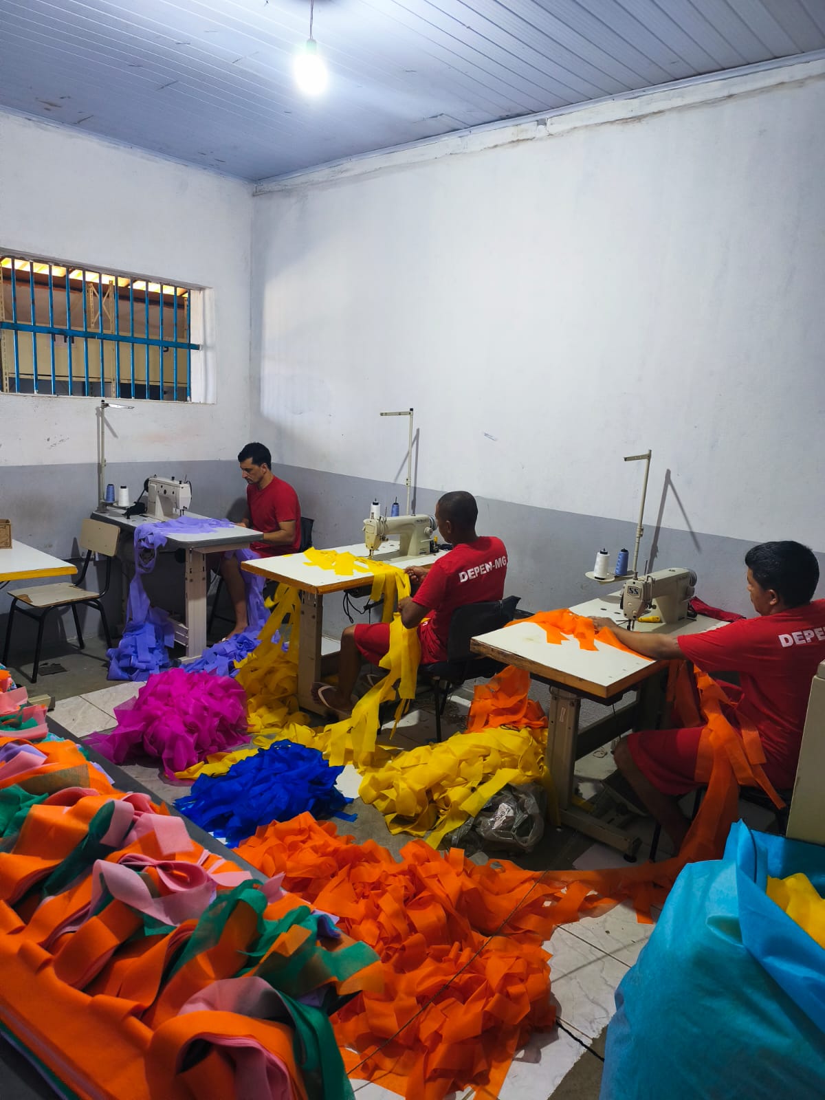Costurando a Liberdade transforma criatividade em ressocialização no Presídio de Janaúba