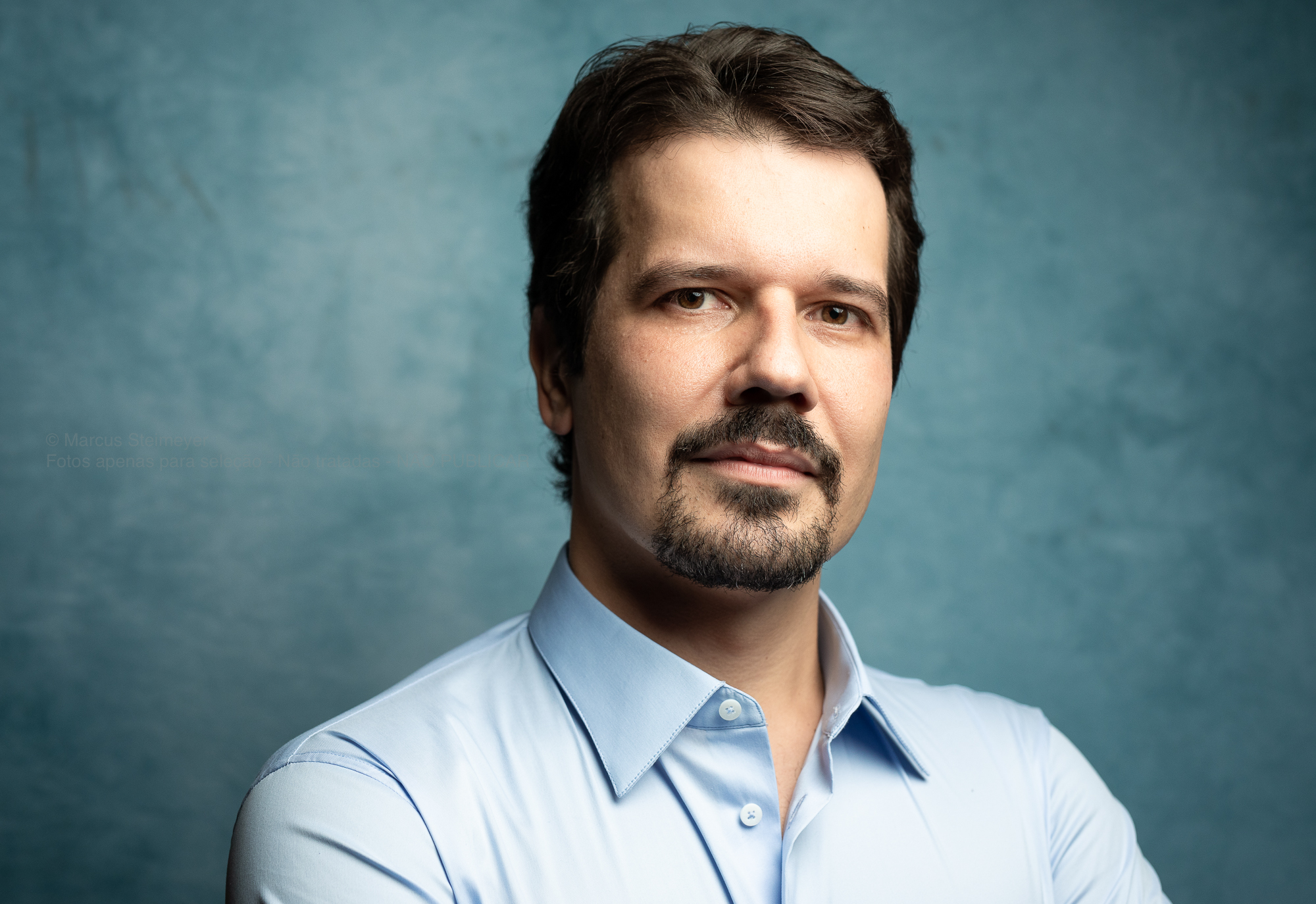 Neurocirurgião da Unicamp alerta: uso de analgésicos exige cautela no manejo da dor