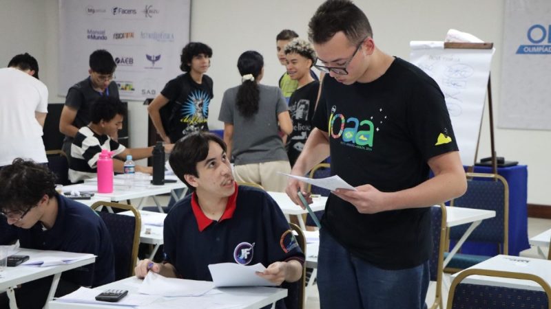 150 estudantes disputam vaga para as olimpíadas internacionais de astronomia e astrofísica