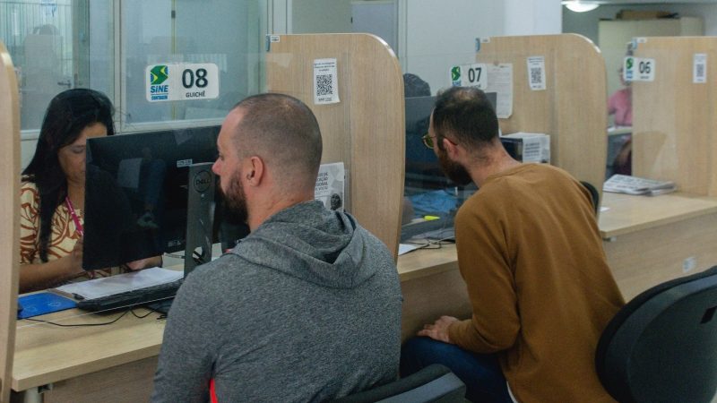 Com atualização diária de vagas, Sine oferece oportunidade com mais de 500 vagas de emprego