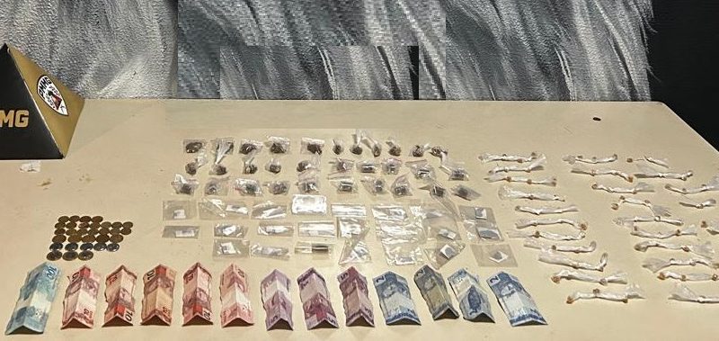 CONTAGEM: 18º BPM – MILITARES APREENDEM DROGAS EM NOVA CONTAGEM E NO SANTA EDWIGES