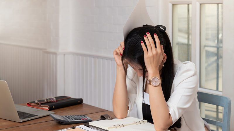 Estudante que teve curso extinto antes da formatura deve ser indenizada