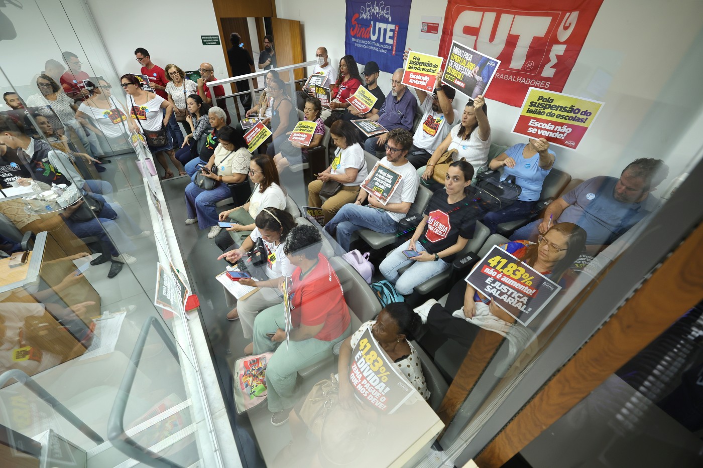 Servidores da educação querem 41,83% de recomposição