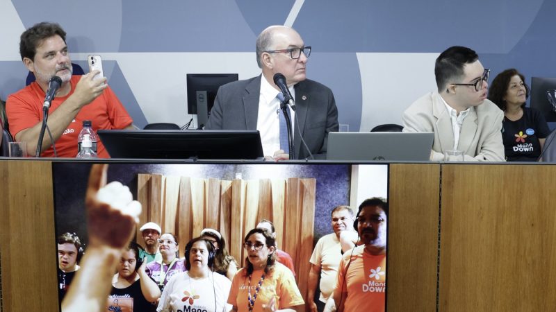 Isolamento e envelhecimento são desafios na Síndrome de Down