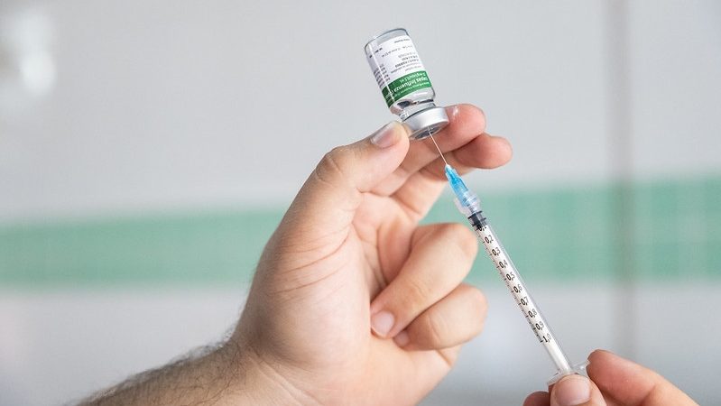 Contagem inicia vacinação contra gripe para grupos prioritários