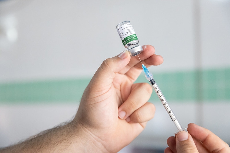 Contagem inicia vacinação contra gripe para grupos prioritários