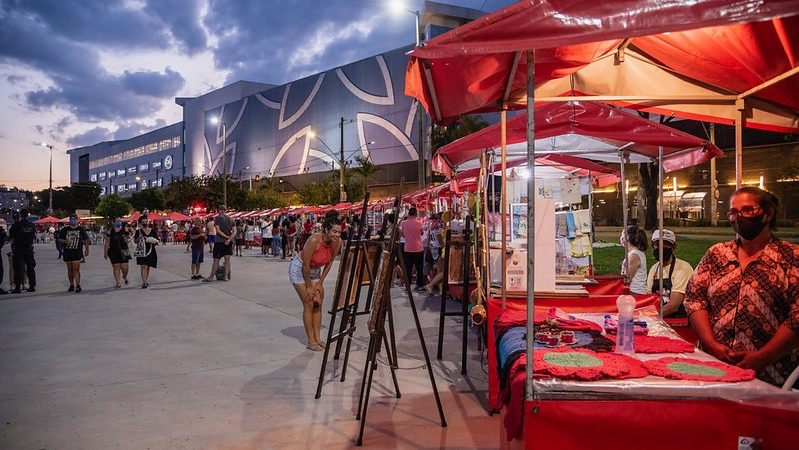 Lazer e cultura: praça do Divino recebe Feira de Economia Solidária nesta sexta