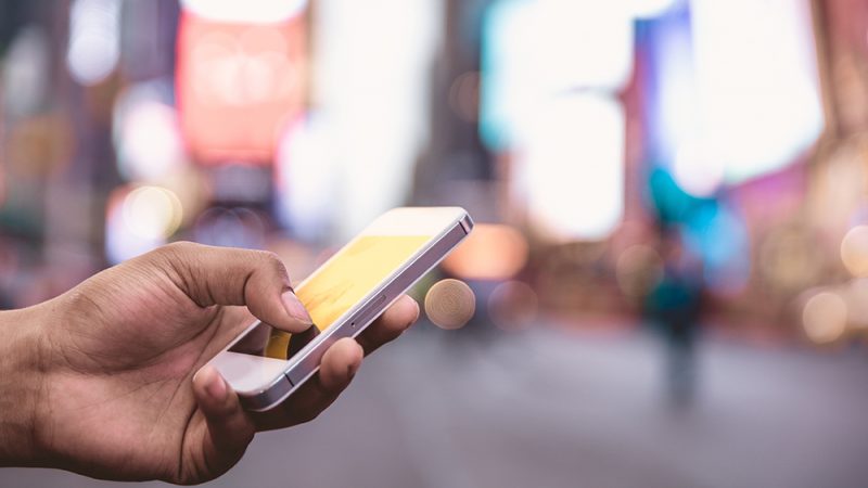 Dono de loja que fez postagem acusando três pessoas de estelionato é condenado a indenizá-las