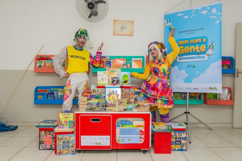 Projeto “Vem com a gente – Brinquedoteca” amplia ferramentas educativas ao levar brinquedoteca, oficinas e atividades a crianças em Contagem (MG)