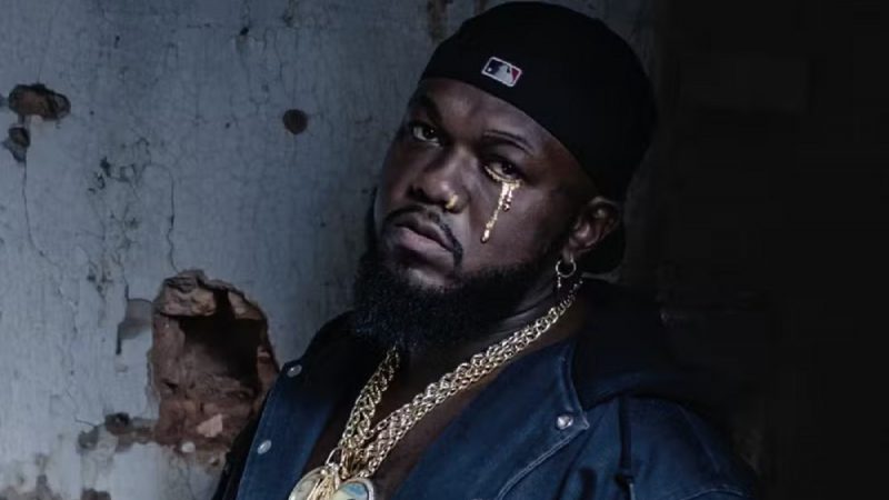 Rapper Djonga é homenageado na Assembleia