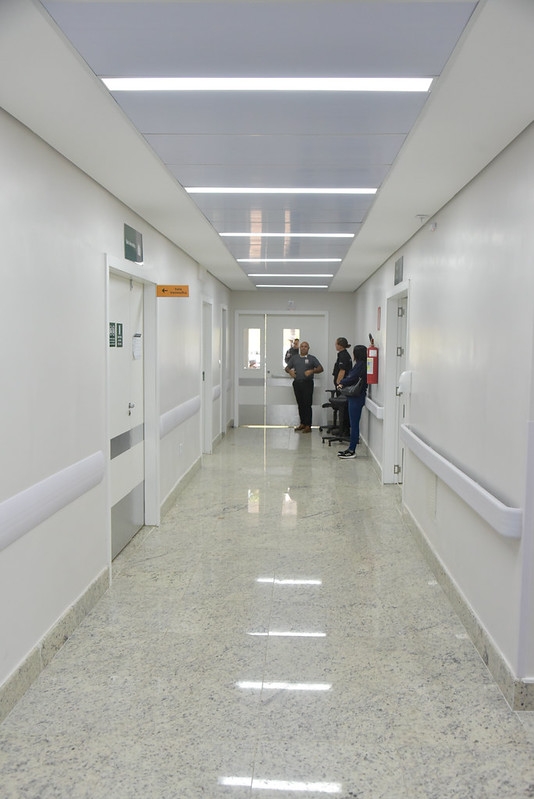 Pronto-socorro do HMC é reformado e recebe mais leitos de assistência crítica