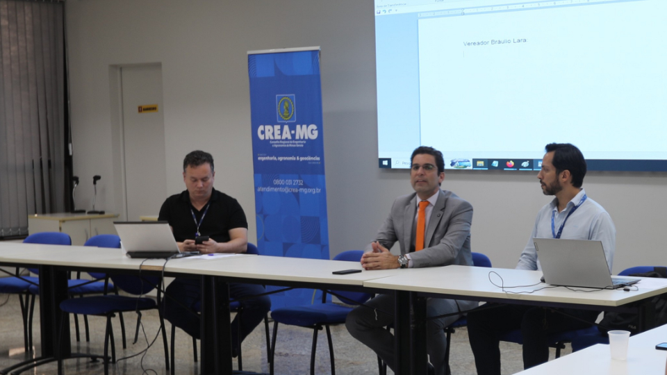 Experiência de Belo Horizonte inspira proposta do Crea-MG para reduzir fios acumulados dos postes