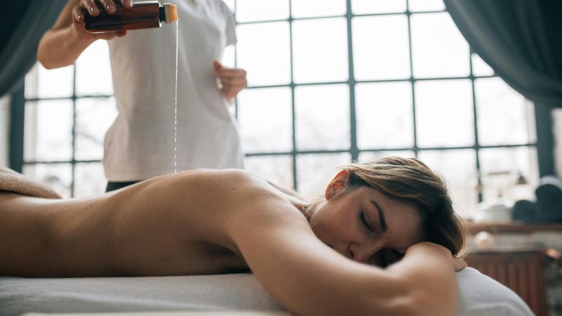 MASSAGEM NURU, O TOQUE CORPO A CORPO  QUE TRANSFORMA A VIDA