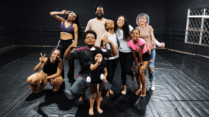 MOSTRA PEGA A VISÃO REÚNE ANCESTRALIDADE, DANÇA E MÚSICA EM BELO HORIZONTE