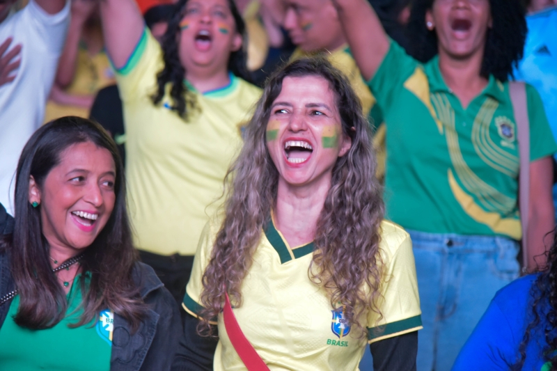 Praça da Copa: sexta-feira de jogo, encontros, diversão e energia positiva