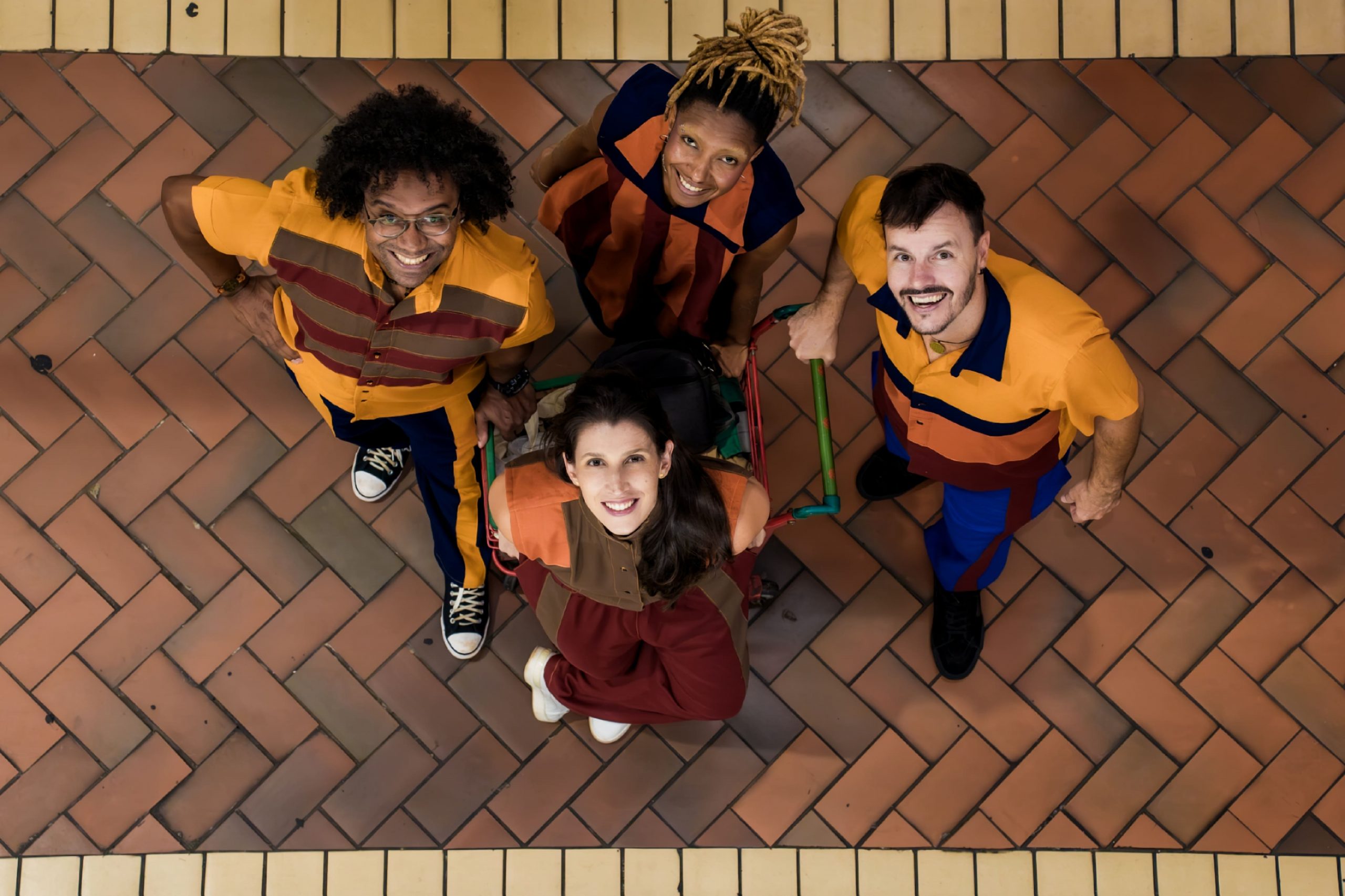 Malungo: nova banda de música brasileira popular se apresenta com o disco Costura, que é uma carta de amor para todos os amores