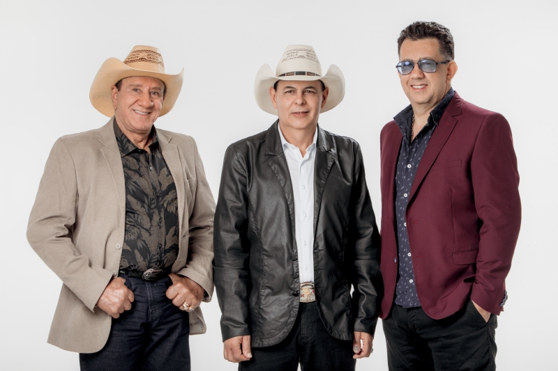 Trio Parada Dura fecha o Arraiá de Contagem com grandes sucessos