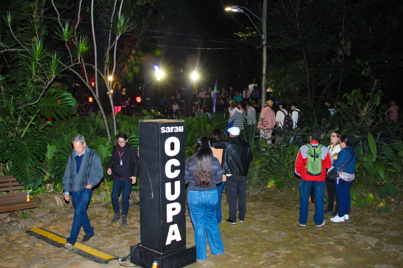 Sarau promove ocupação cultural de diferentes espaços e valoriza artistas locais