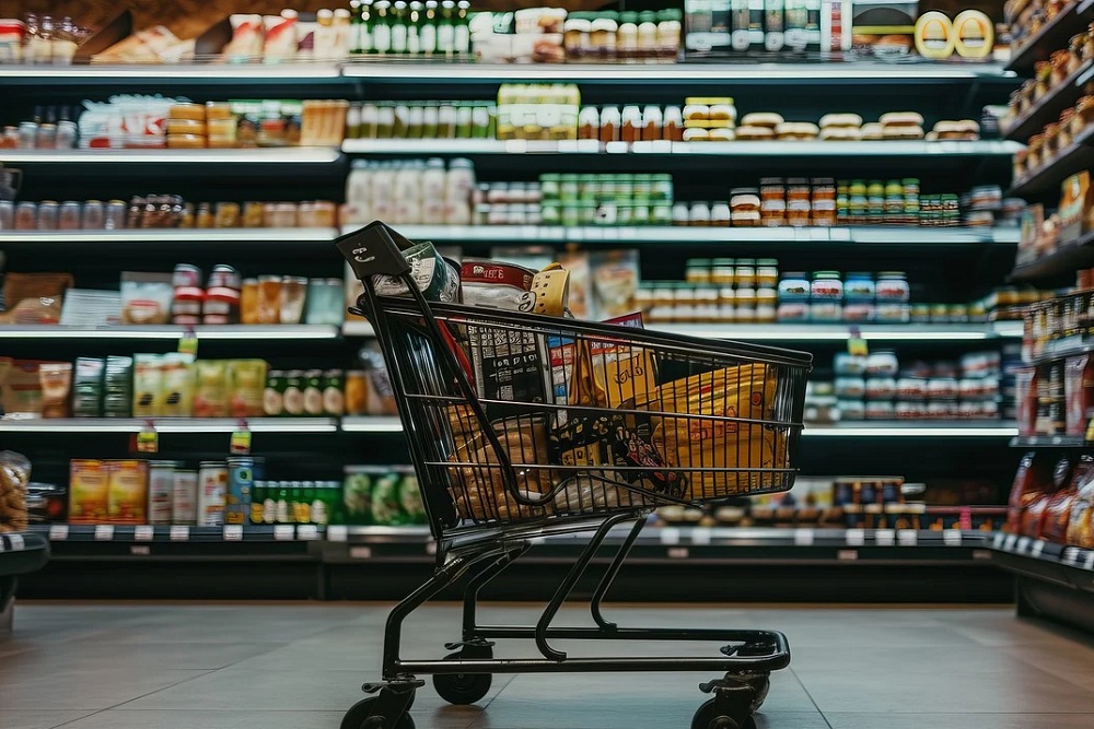 Supermercado é condenado a indenizar idosa que se feriu com carrinho em BH