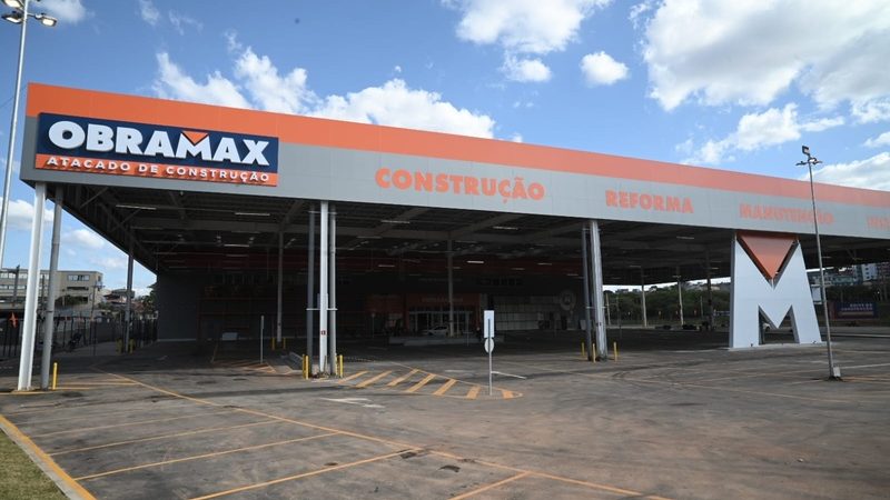 Obramax inaugura segunda loja em Minas Gerais com investimento de R$ 140 milhões