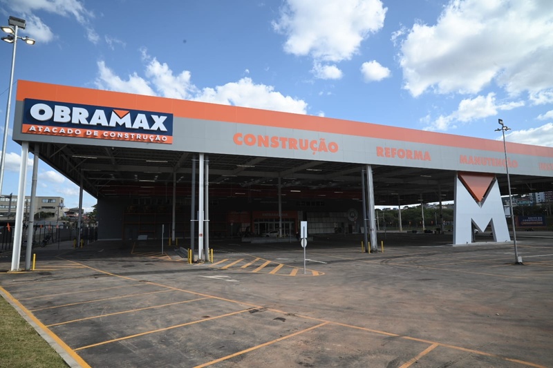 Obramax inaugura segunda loja em Minas Gerais com investimento de R$ 140 milhões