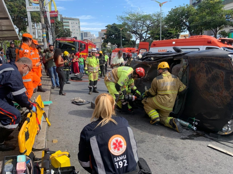 Prefeitura de Contagem e parceiros que atuam no trânsito vão simular amanhã, quinta-feira, 24/9, às 10h, um acidente de carro com vítimas em frente à Câmara de Vereadores